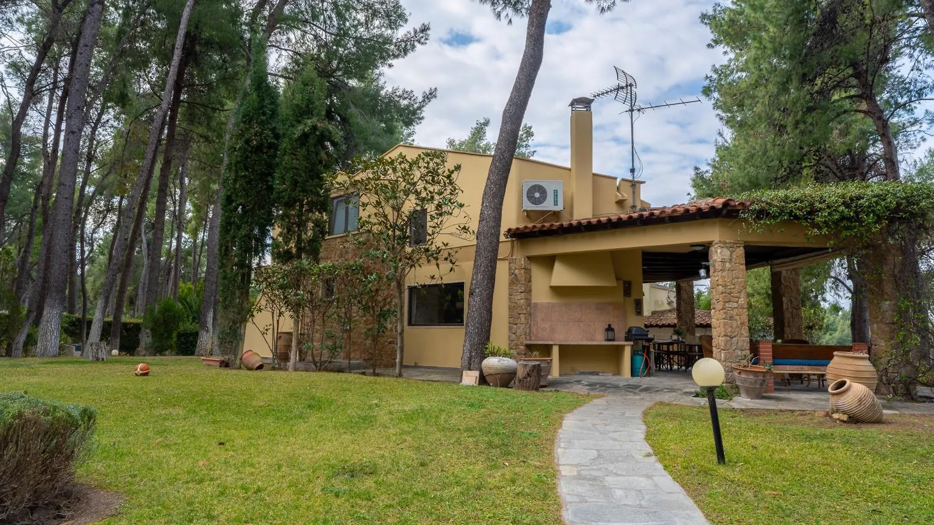 Villa Ioli Sani  Holiday home
